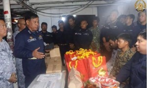 盼了三天三夜，菲律宾渔民第一个等来的，是中国人民解放军