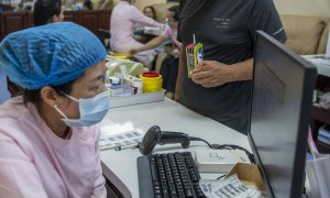 下降的献血量，待松动的献血标准 献血法大修为何拟上调献血者年龄上限？｜请回答